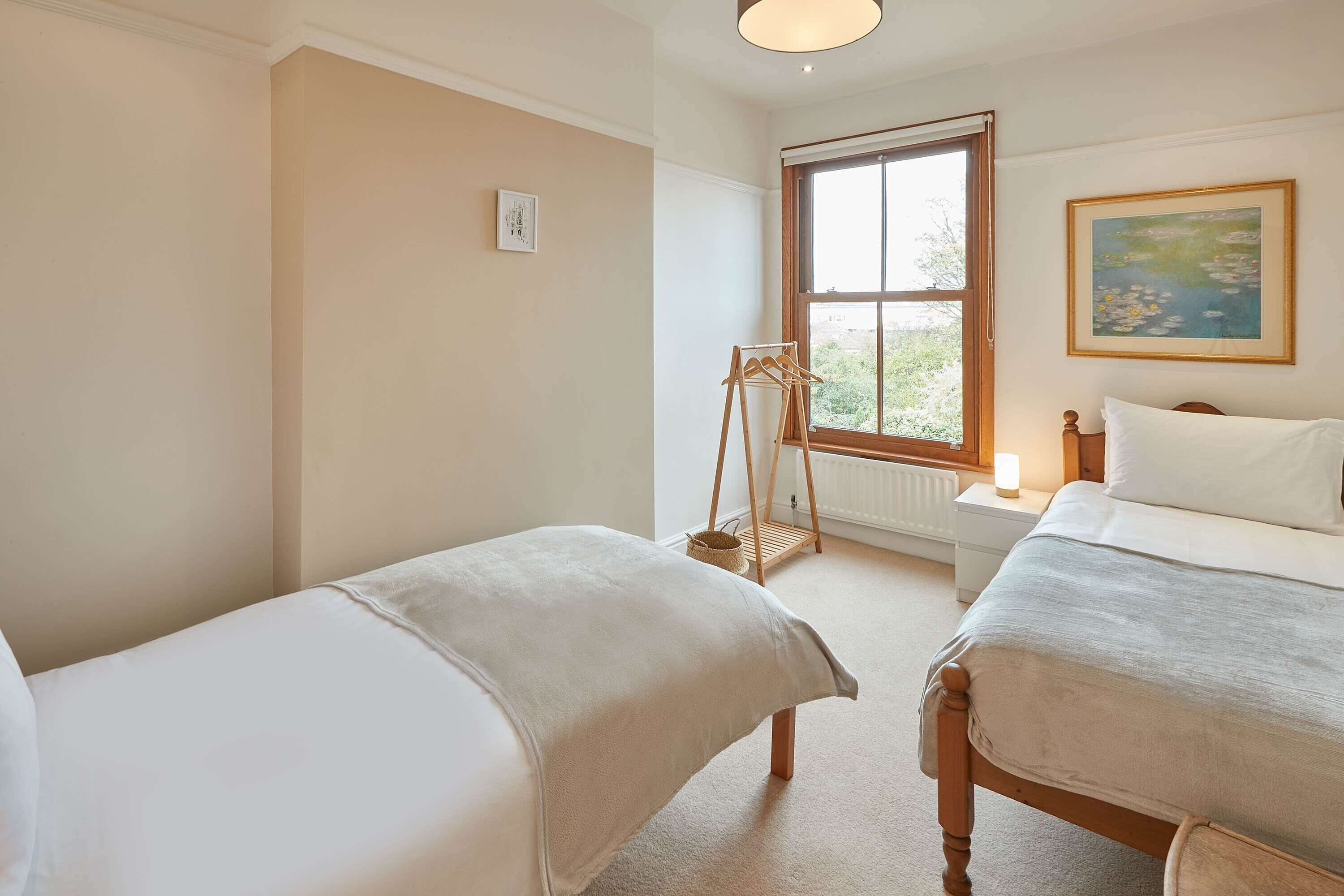 House | 2 bedrooms, premium bedding, individually decorated