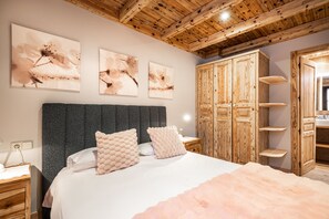 3 chambres, fer et planche à repasser, Wi-Fi gratuit, draps fournis