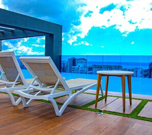 Outdoor pool - Tower Central - New Luxury - Ocean view (Santo Domingo)