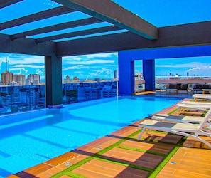 Outdoor pool - Tower Central - New Luxury - Ocean view (Santo Domingo)