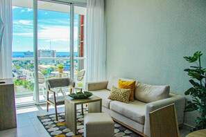 Business-Apartment | Wohnzimmer | 40-Zoll-Smart-TV mit Digitalempfang, Fernseher, Pay-TV