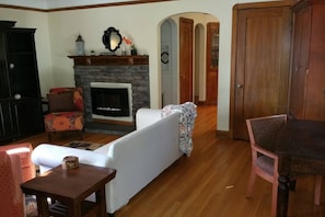 TV, fireplace, Hulu, streaming services