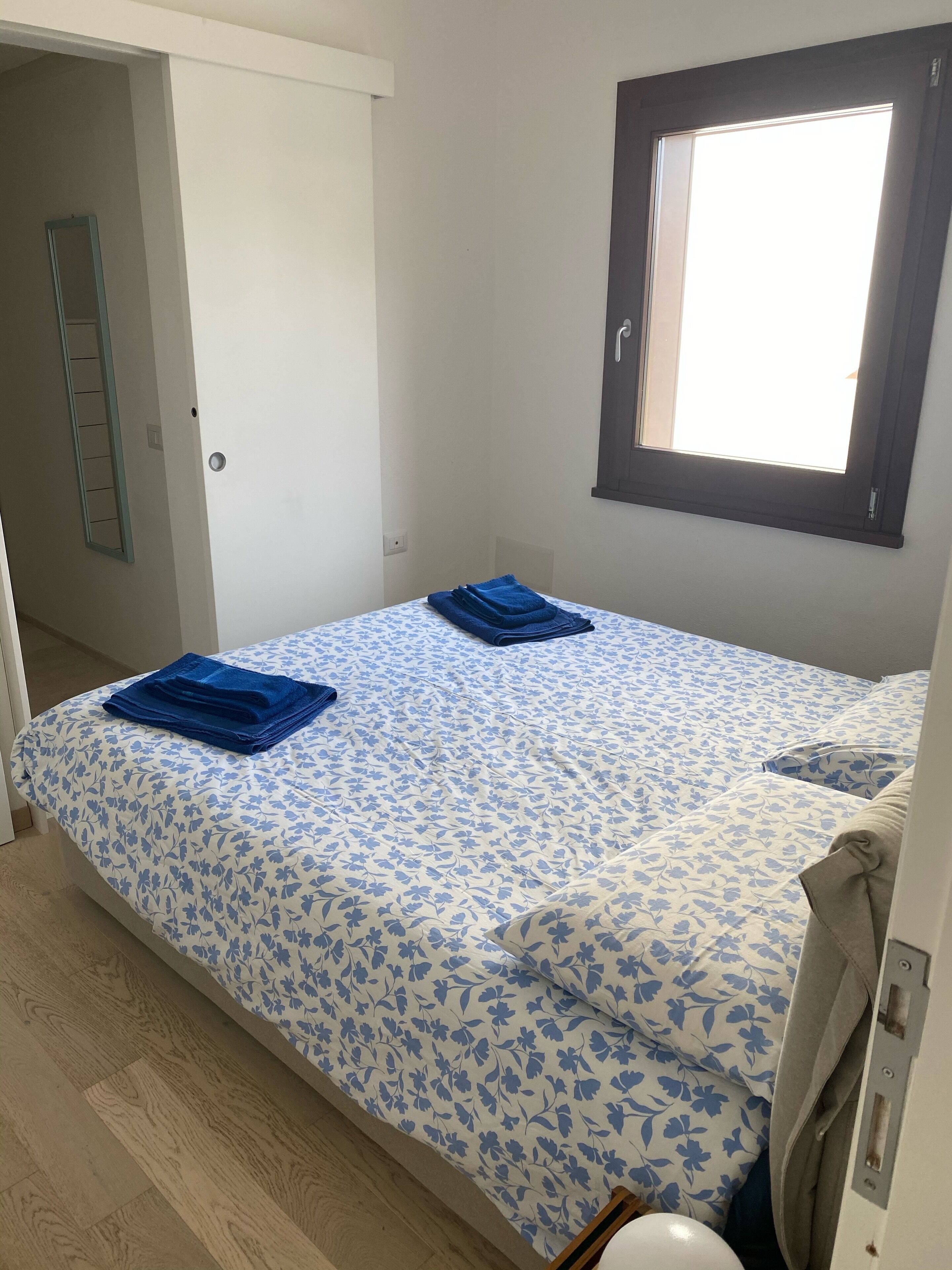 2 makuuhuonetta, silitysrauta/-lauta, Wi-Fi, vuodevaatteet