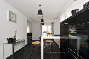 Fridge, microwave, oven, stovetop