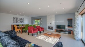 LCD-Fernseher, Kamin