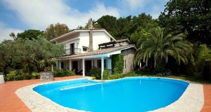 Elegant villa at the gates of the divine Amalfi coast with exlusive pool