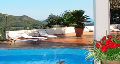 Elegant villa at the gates of the divine Amalfi coast with exlusive pool