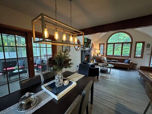 Smart TV, fireplace, DVD player, table football