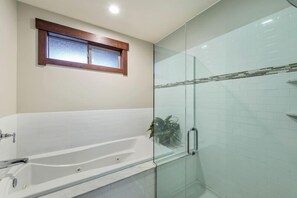 Chuveiro/banheira combinados, banheira de hidromassagem