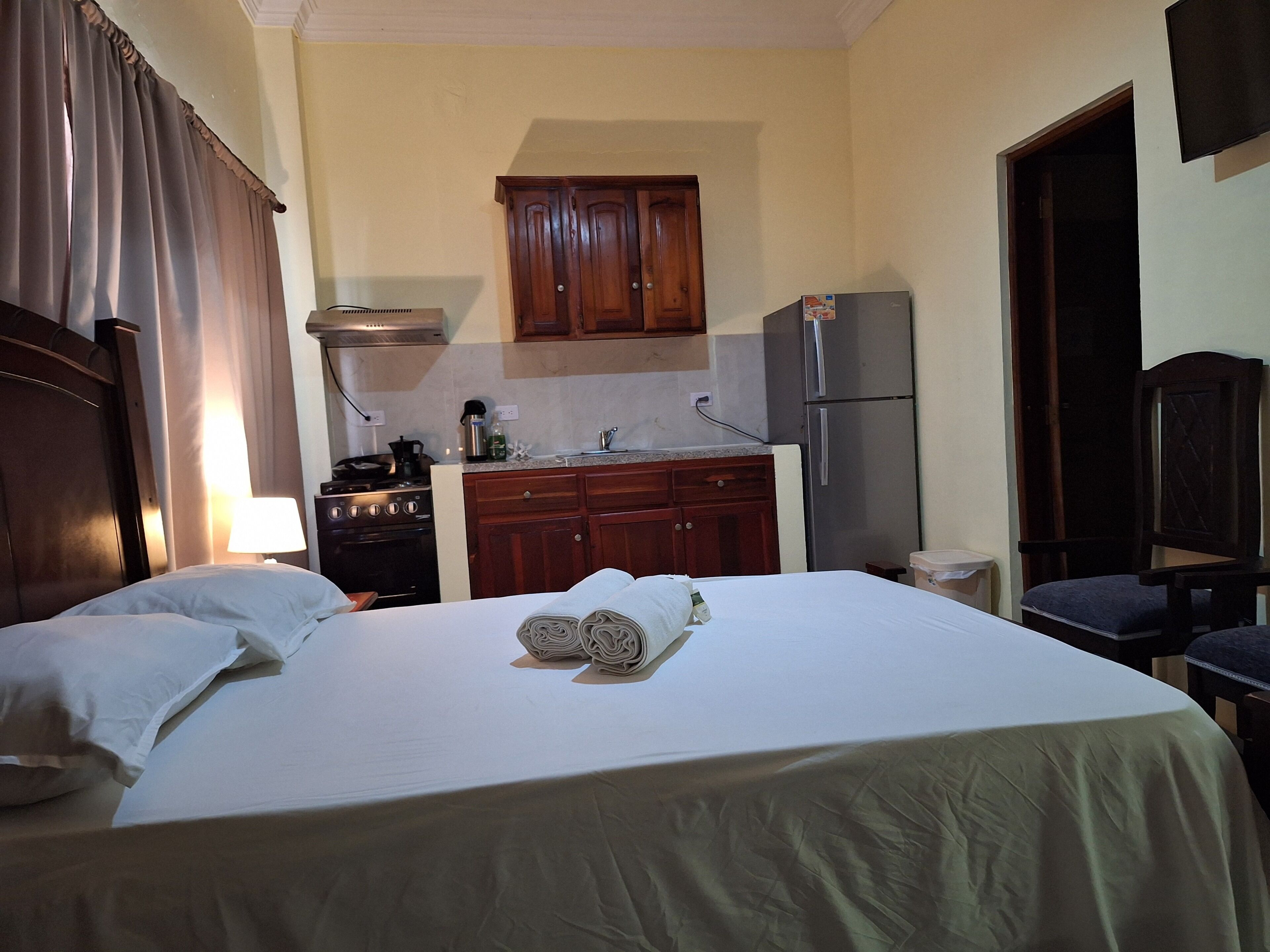 Economy Studio, 1 Double Bed, Partial Ocean View | Premium bedding, Tempur-Pedic beds, laptop workspace, blackout drapes
