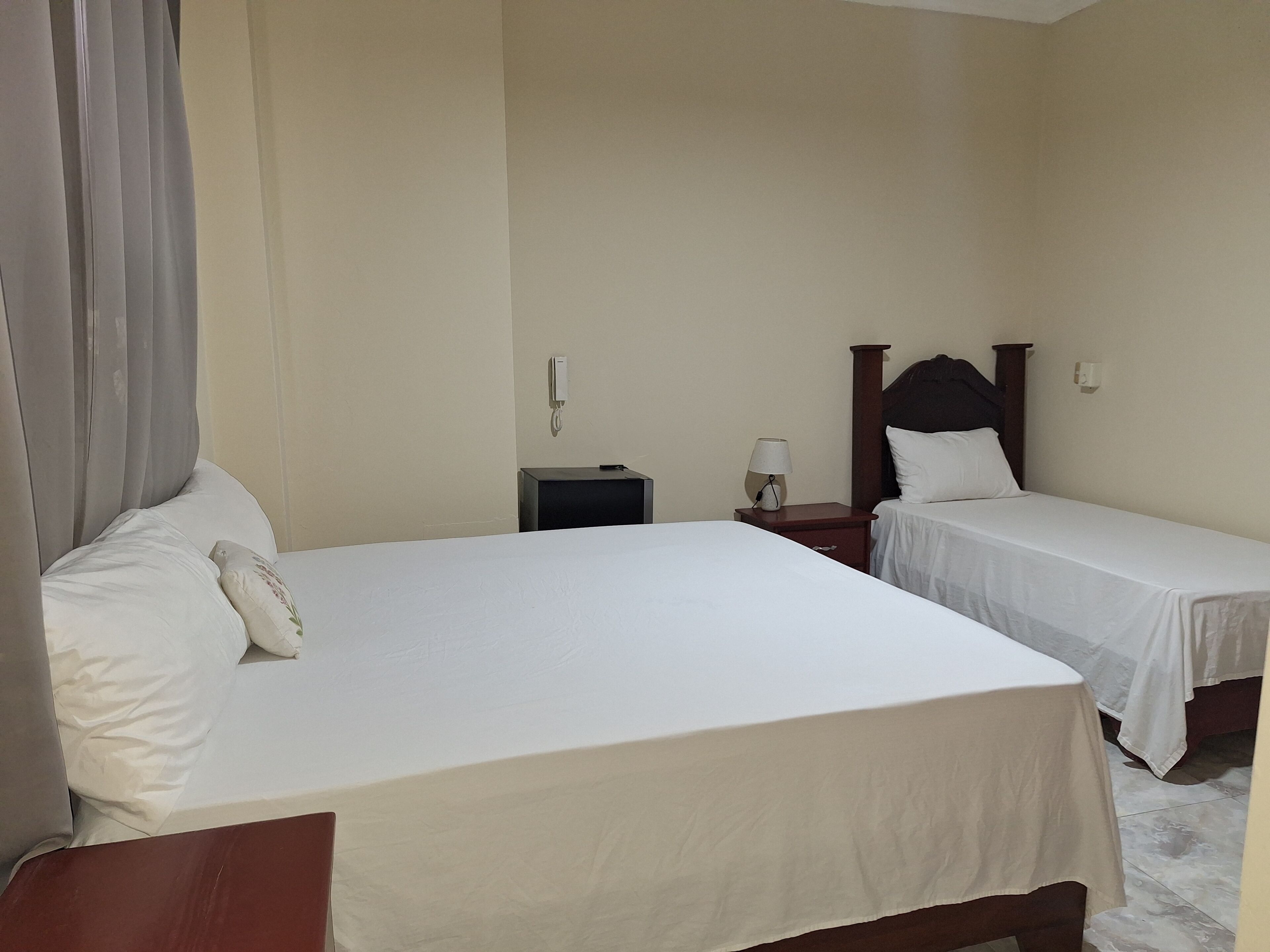 Family Triple Room | Premium bedding, Tempur-Pedic beds, laptop workspace, blackout drapes