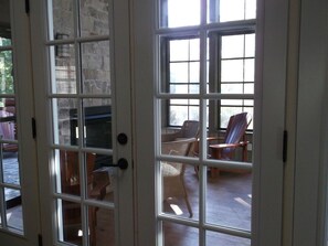 Interior - Luxury Cottage, Rocky Crest Golf Resort, Lake Joseph (MacTier)