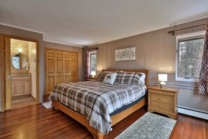 3 bedrooms, desk, iron/ironing board, free WiFi