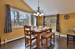 Dining - Beautiful year round location! (Killington)