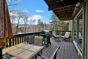 Outdoor dining - Beautiful year round location! (Killington)