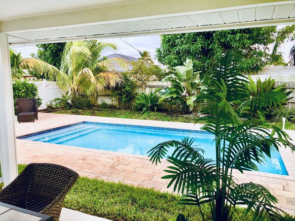 Ulkouima-allas, lämmitetty uima-allas