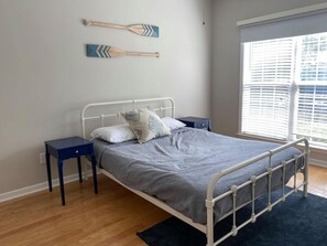 4 bedrooms, desk, iron/ironing board, free WiFi