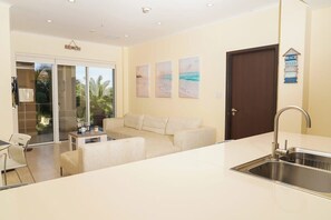 Interior - Luxury Beachfront Apartment in Aruba (Noord)
