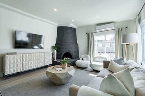 TV, fireplace, offices
