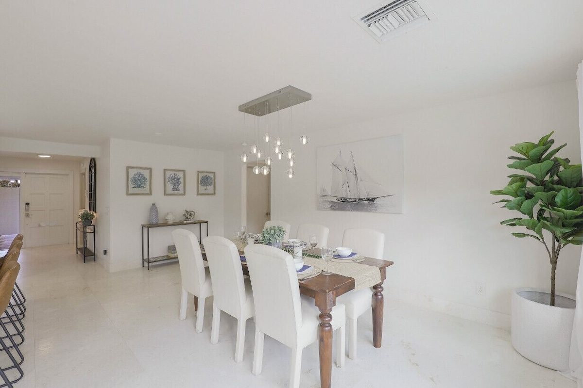 Photo 9 of Modern Oasis: Private Beach Access. Minutes from Downtown & Optional Golf Cart