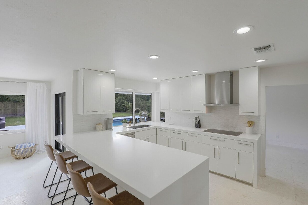 Photo 7 of Modern Oasis: Private Beach Access. Minutes from Downtown & Optional Golf Cart