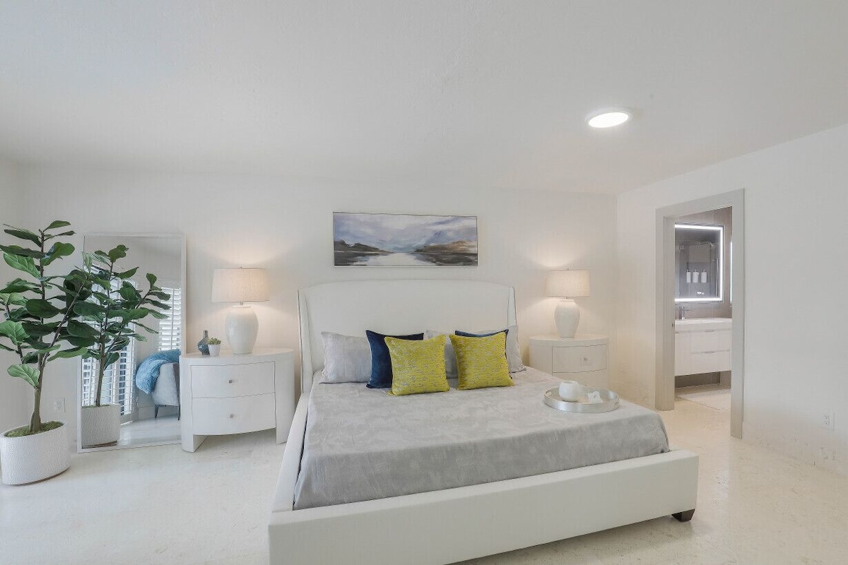Photo 13 of Modern Oasis: Private Beach Access. Minutes from Downtown & Optional Golf Cart