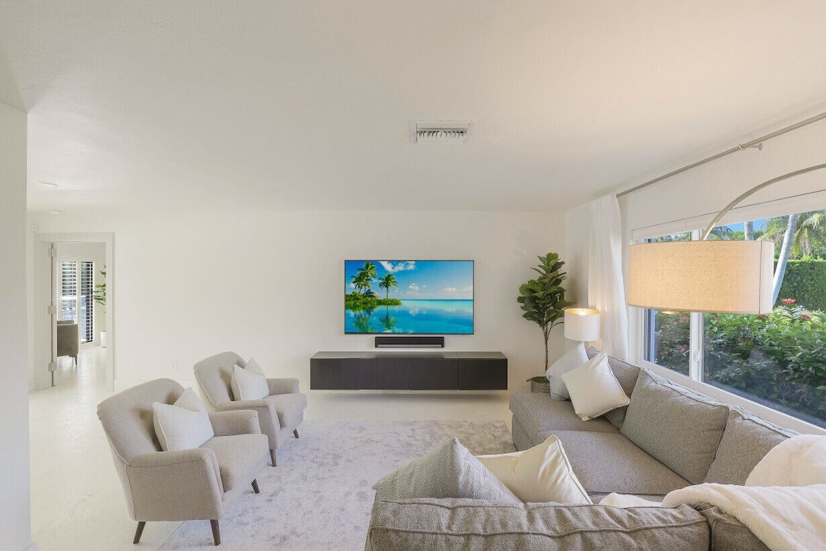 Photo 2 of Modern Oasis: Private Beach Access. Minutes from Downtown & Optional Golf Cart