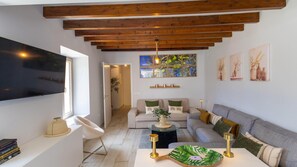 TV - CA NA ROSSA (SINEU) - Beautiful house with private pool in the center of Mallorca - Free W (Sineu)
