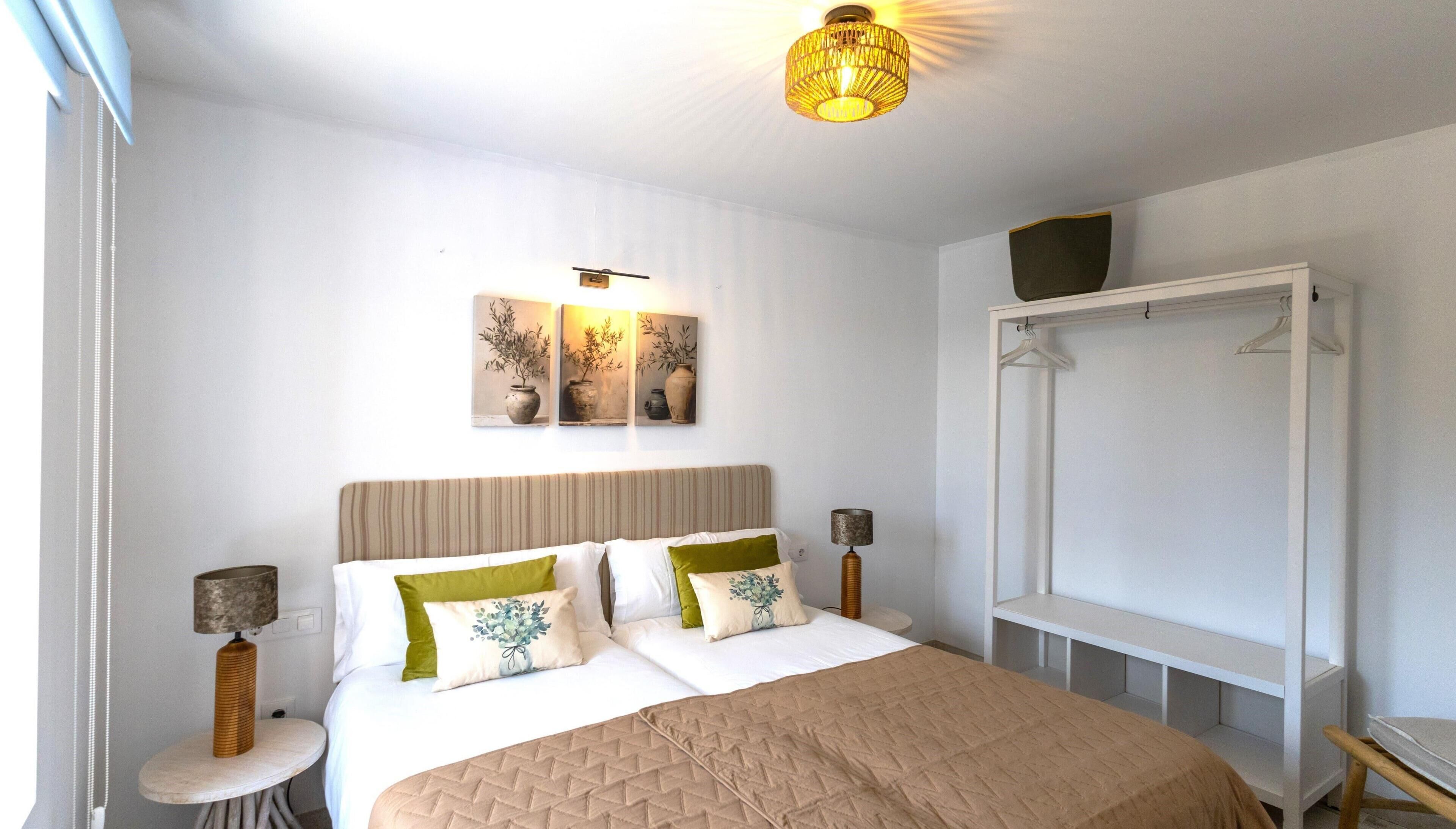 3 soverom, strykejern/-brett, wi-fi (inkludert) og sengetøy