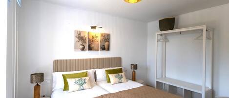 3 soverom, strykejern/-brett, wi-fi (inkludert) og sengetøy