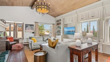 Smart TV, fireplace, stereo, offices