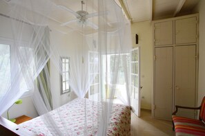 5 Schlafzimmer, Zimmersafe, Bügeleisen/Bügelbrett, Reisekinderbett