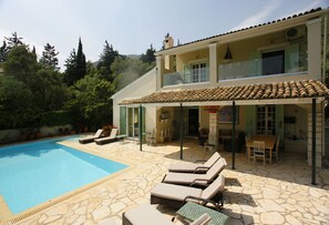 Piscine extérieure