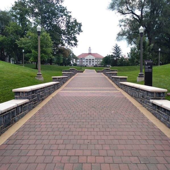 Property grounds - Whole House Sleeps 12 (Harrisonburg)