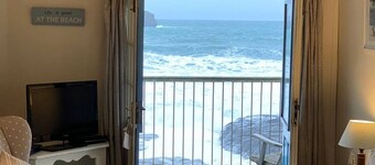 Praxis Trebarwith Strand