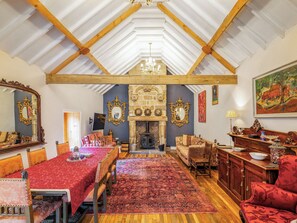Open plan living space | Lady De Seton - Seaton Hall, Staithes