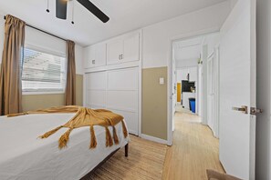 2 bedrooms, iron/ironing board, WiFi, bed sheets