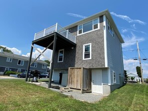 Exterior - Walk to the Beach! Scarborough - Narragansett (Narragansett)