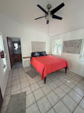 1 habitación, escritorio, wifi y ropa de cama 