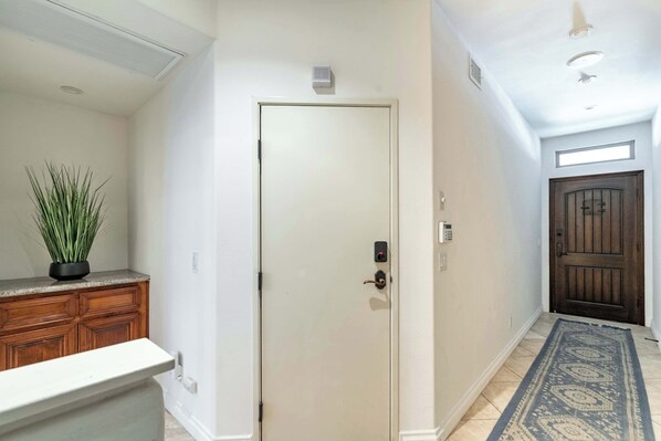 Interior - Your San Diego Studio - Free Parking, Pet-Friendly, Private Patio (San Diego)