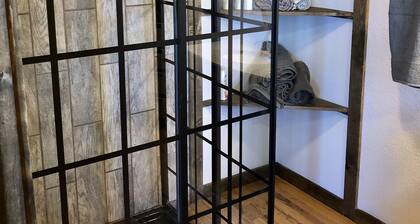 Nolia Cabin in the Little River Valley