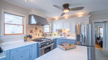 獨棟房屋 (Riverside Retreat) | 私人廚房 | 電冰箱、微波爐、洗碗機、咖啡機/沖茶器