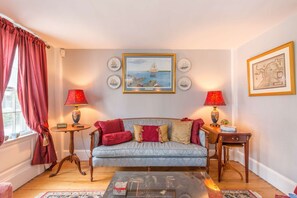 House (Brackett Cottage) | Exterior