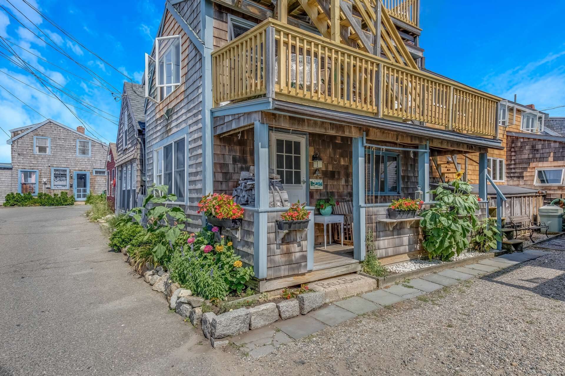 House (Bell Buoy) | Exterior