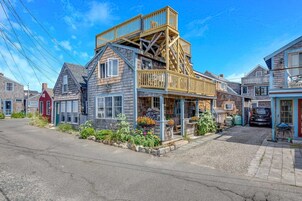 House (Bell Buoy) | Exterior