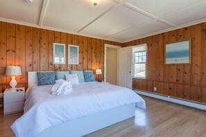 House (Blue Star) | Interior