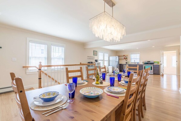 Huis (Blue Star) | Dineren op de kamer