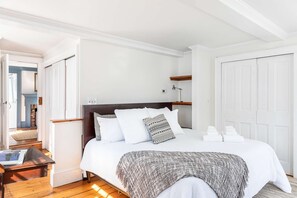Room - Kings Rook (Marblehead)