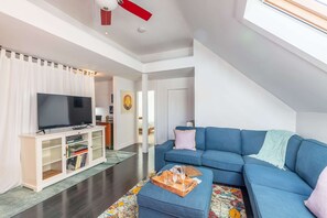 Apartment (Broom & Board) | Exterior - Broom & Board (Salem)