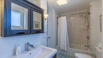 Apartment (Broom & Board) | Bathroom